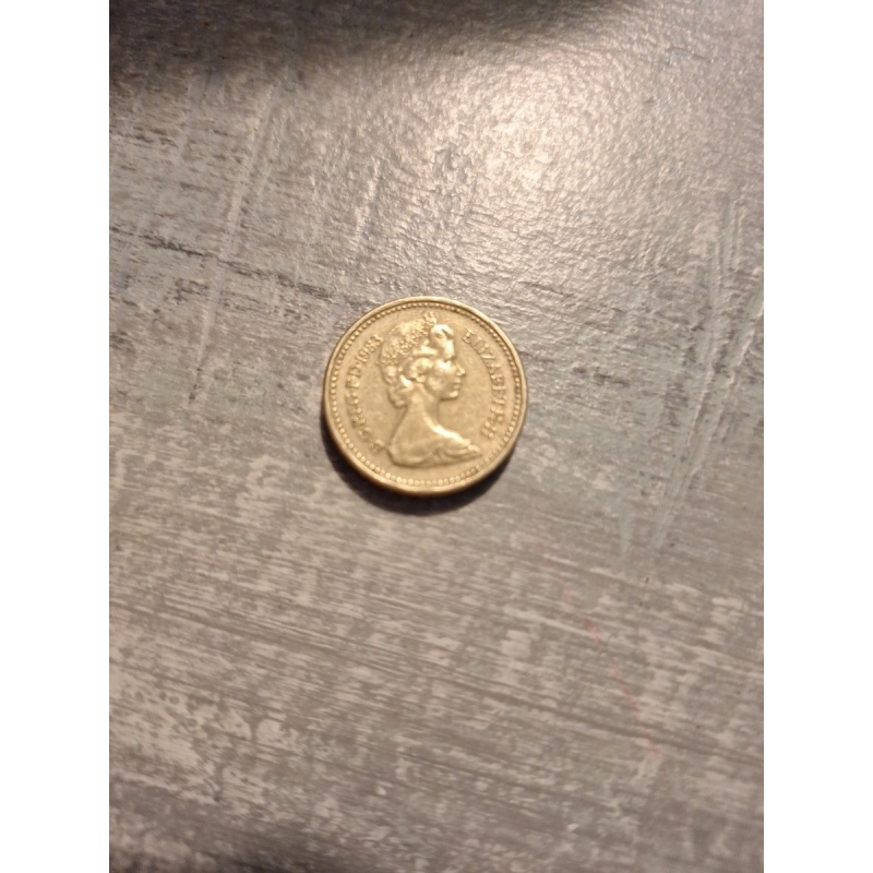 1983 Queen Elizabeth II One Pound Coin Error "Decus Et Tutamen" Upside Down