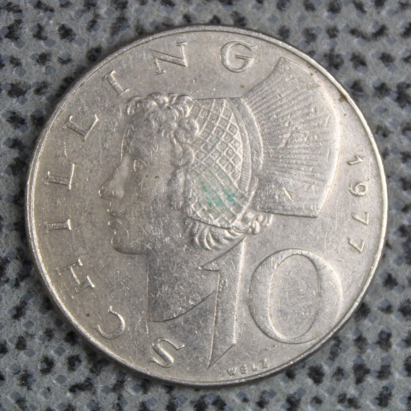 Austria 1977 10 Schillings Eagle Shield Woman Headgear Hat CuNi on Nickel ø 26mm